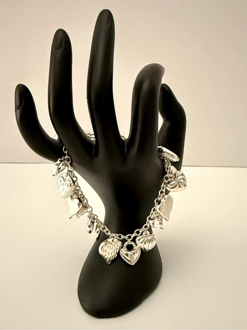 Vintage JCM (Jacmel) Mauritius 925 sterling silver 17-heart charm bracelet